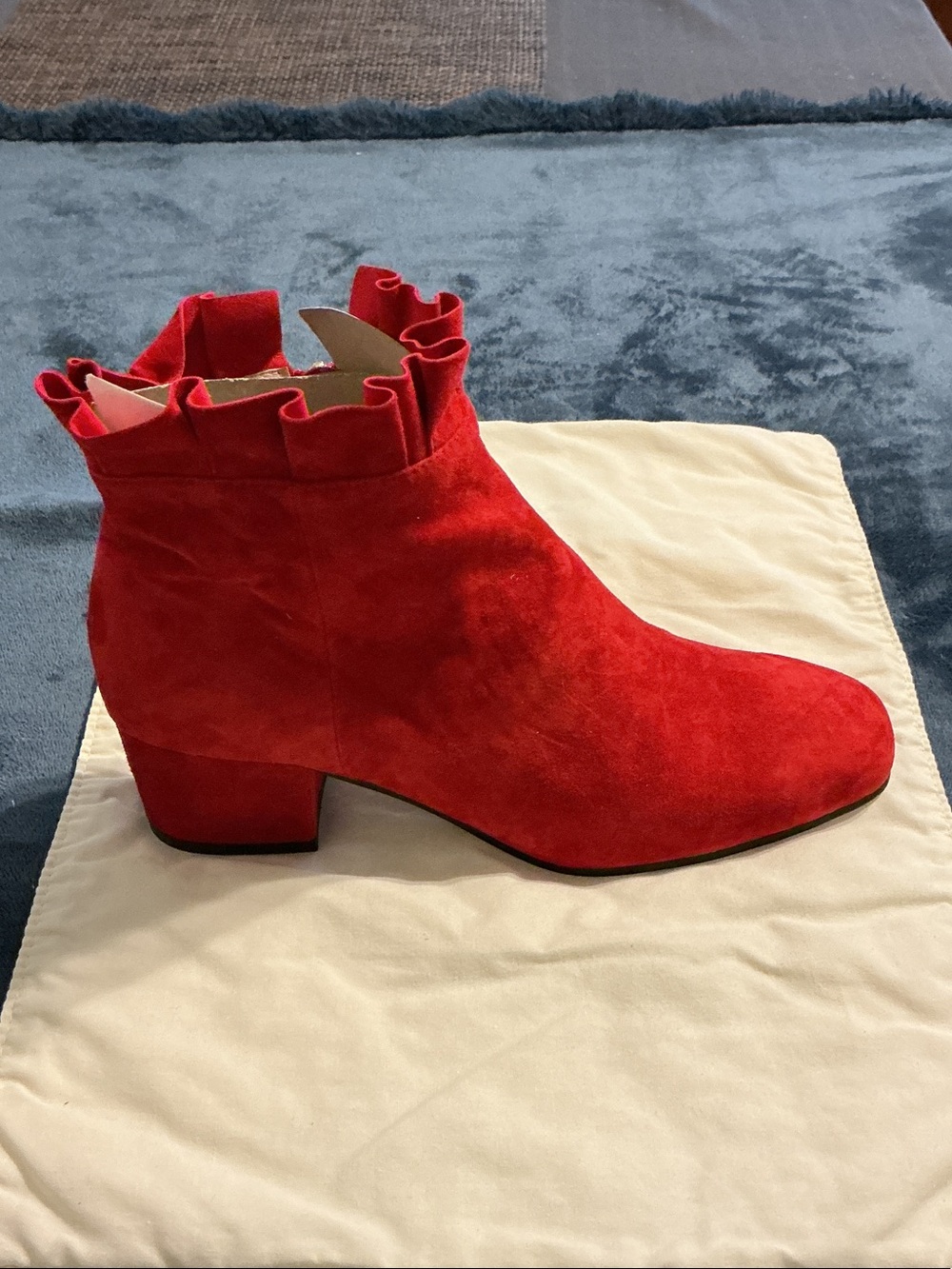 Silent D Antiga red suede